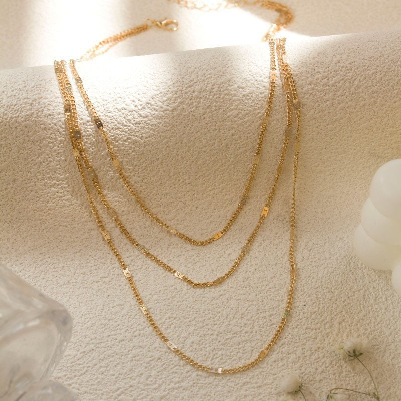 Collier superposé à chaînes fines