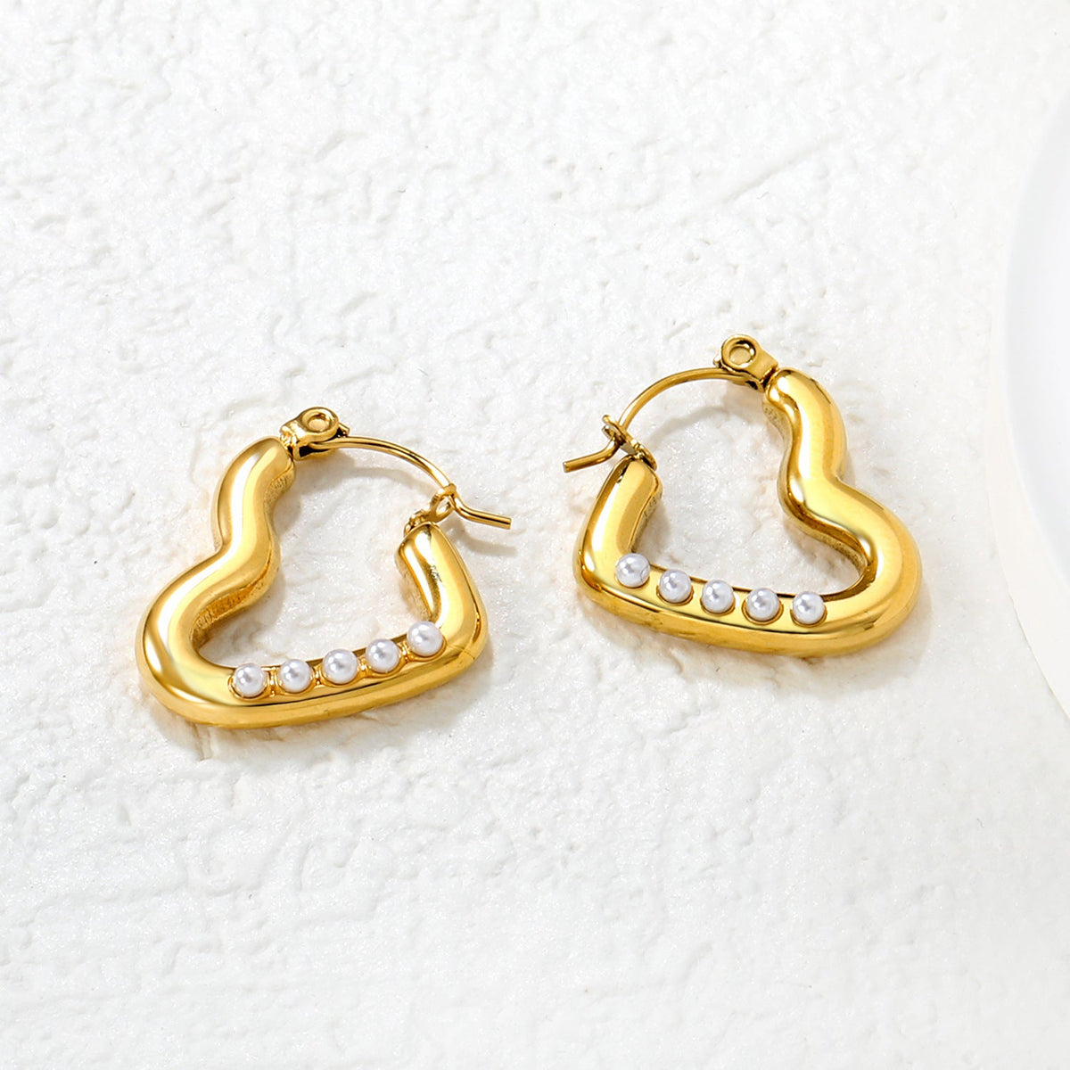 Boucles d'oreilles pendantes cœur pour femme avec perles