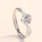 Bague élégante pour femme avec pierre scintillante