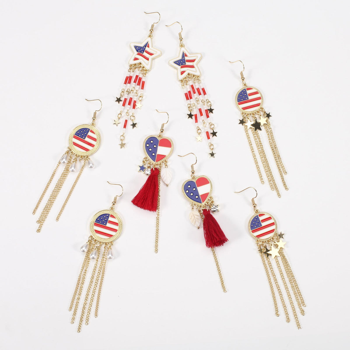 Boucles d'oreilles pendantes pour femme avec médaillon émaillé et franges de perles