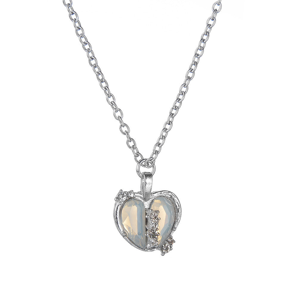 Collier pendentif cœur avec accents étincelants
