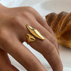 Bague élégante pour femme en acier inoxydable hypoallergénique et résistant à l'eau