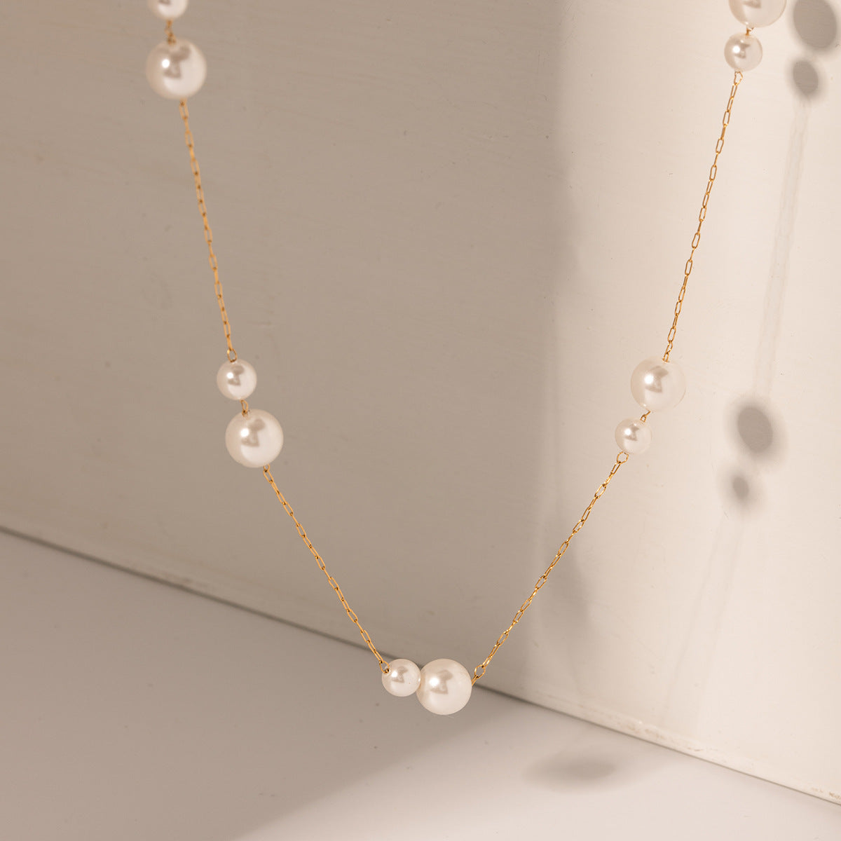 Bracelet pour femme avec perles élégantes et chaîne délicate