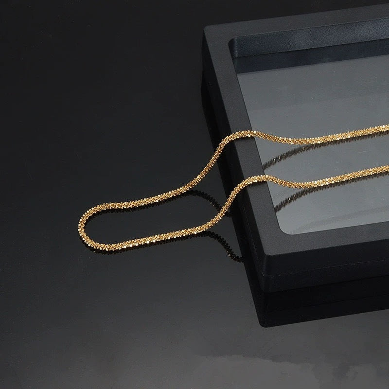 Collier chaîne moderne texturé en argent pour femme