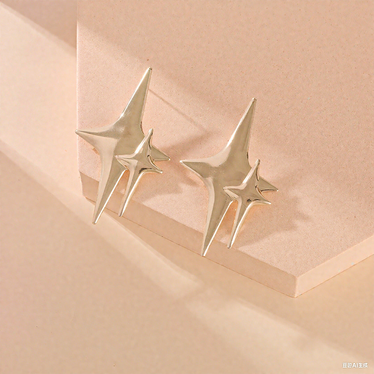 Boucles d'oreilles pour femme au design étoile moderne