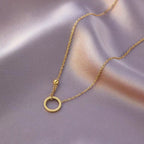 Collier pour femme avec pendentif cercle symbolique