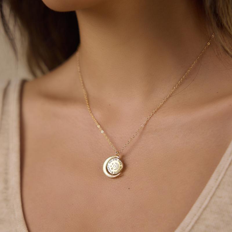 Collier pour femme avec pendentif lune et soleil en acier inoxydable