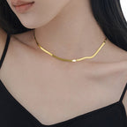 Collier pour femme avec pendentif incurvé en argent