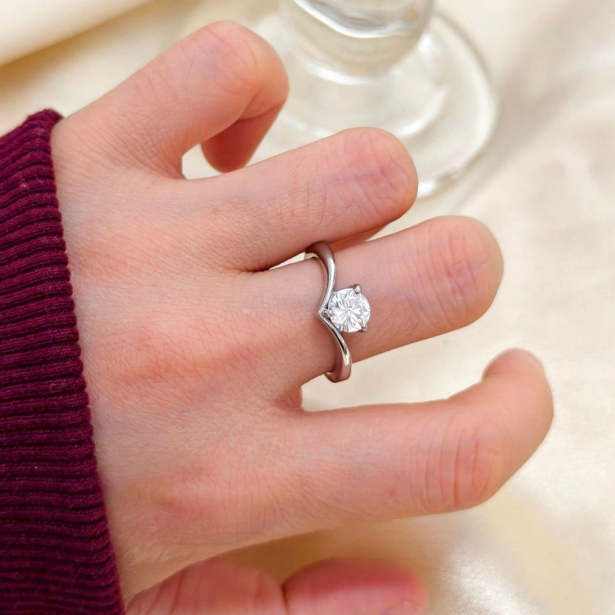 Bague solitaire élégante en forme de cœur pour femme