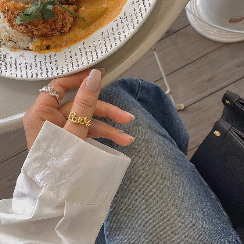 Bague ouverte pour femme au design incurvé