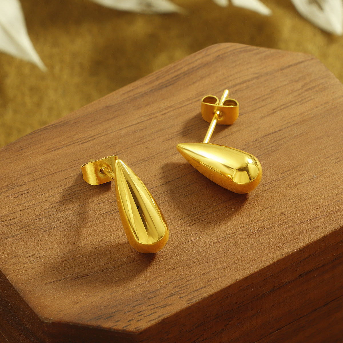 Boucles d'oreilles élégantes pour femme avec design goutte raffiné