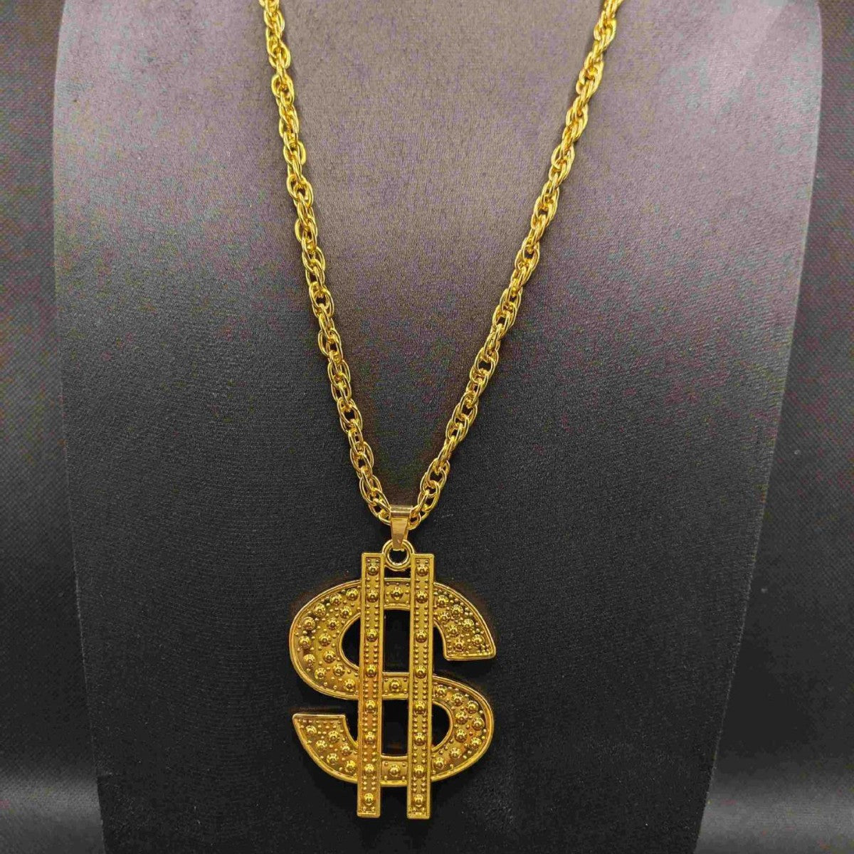 Collier statement signe dollar