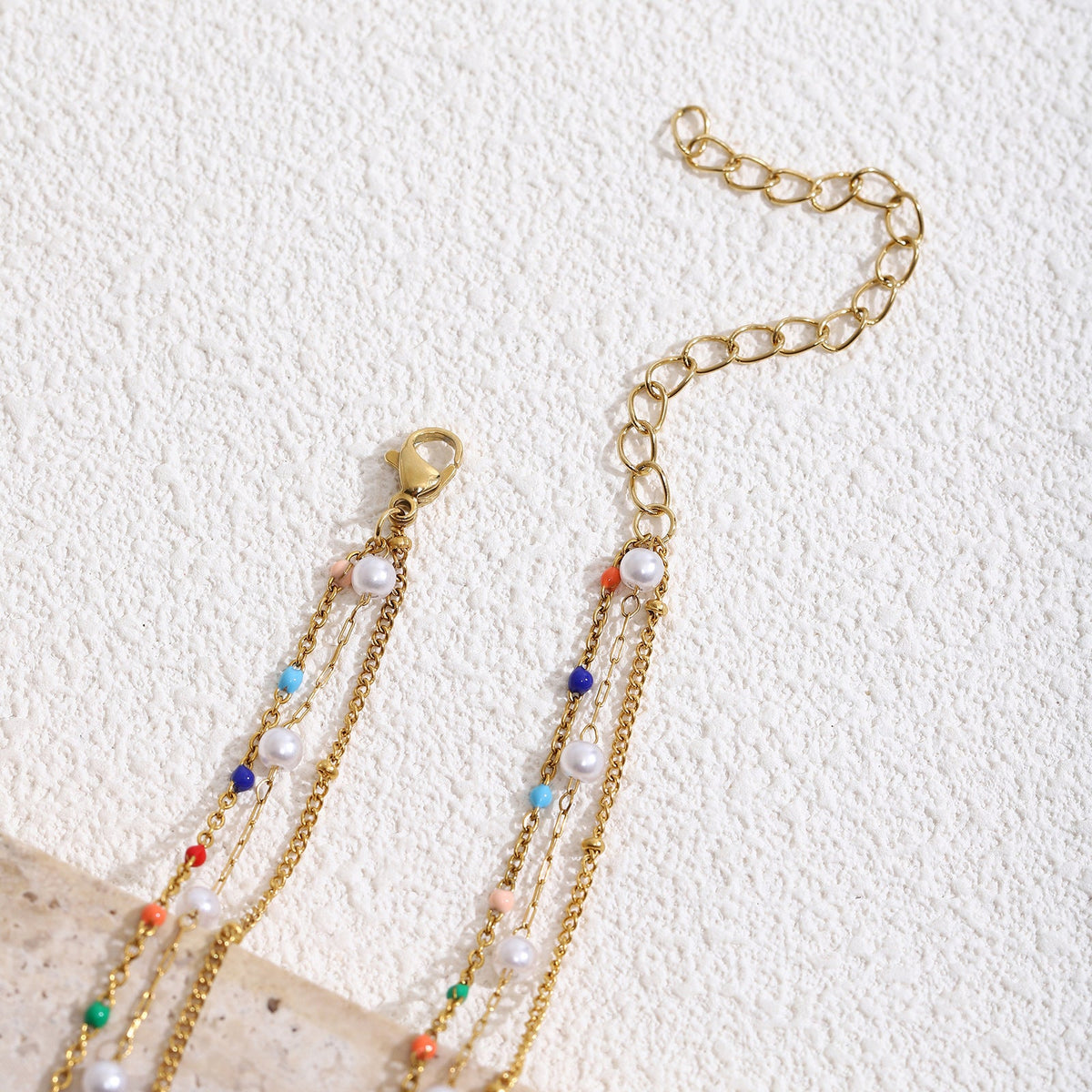 Collier multicouche pour femme avec perles colorées