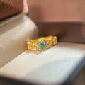 Bague élégante pour femme avec pierre ovale et détails en zircone