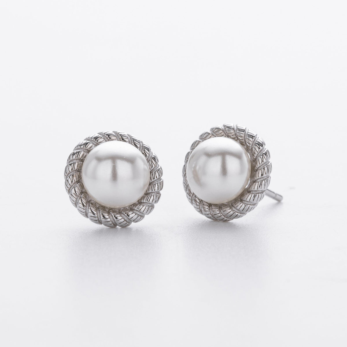 Boucles d'oreilles puces avec perle et motif tressé en argent 925
