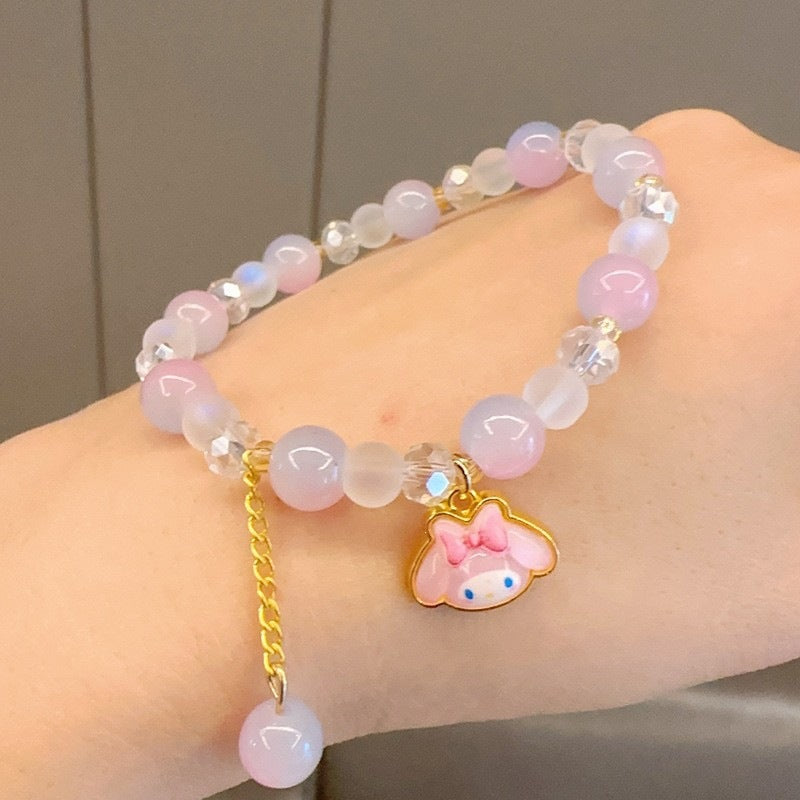 Bracelet fantaisie avec perles en verre colorées et pendentif