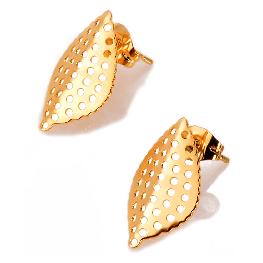Boucles d'oreilles au design ajouré moderne