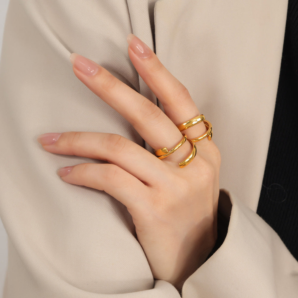 Bague ouverte pour femme au design incurvé