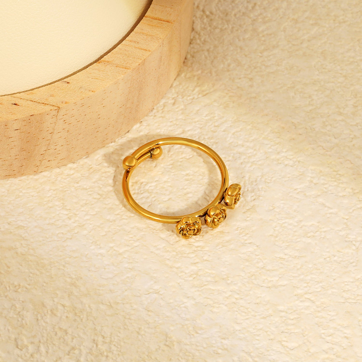 Bague réglable pour femme au design floral