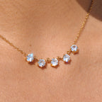 Collier pour femme avec pendentifs en zircone et longueur réglable