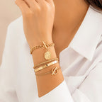 Ensemble de bracelets pour femme avec détails modernes et styles variés