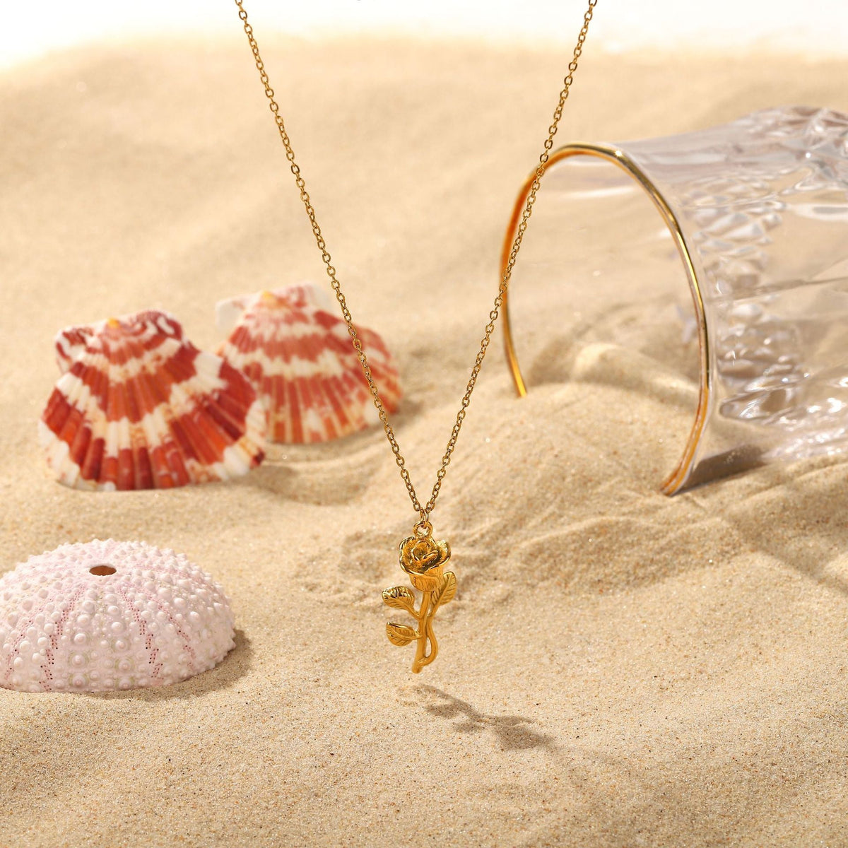 Collier pour femme avec pendentif rose filigrane en acier inoxydable
