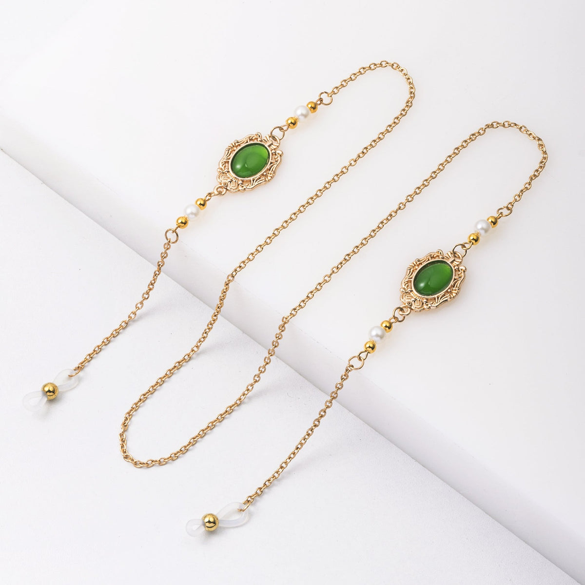 Boucles d'oreilles pendantes perles et pierres vertes
