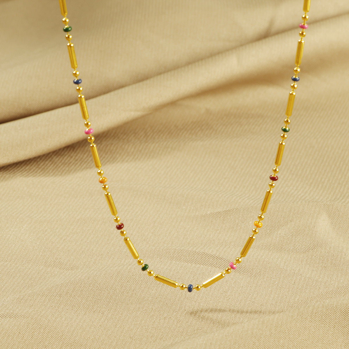 Collier de perles colorées pour femme