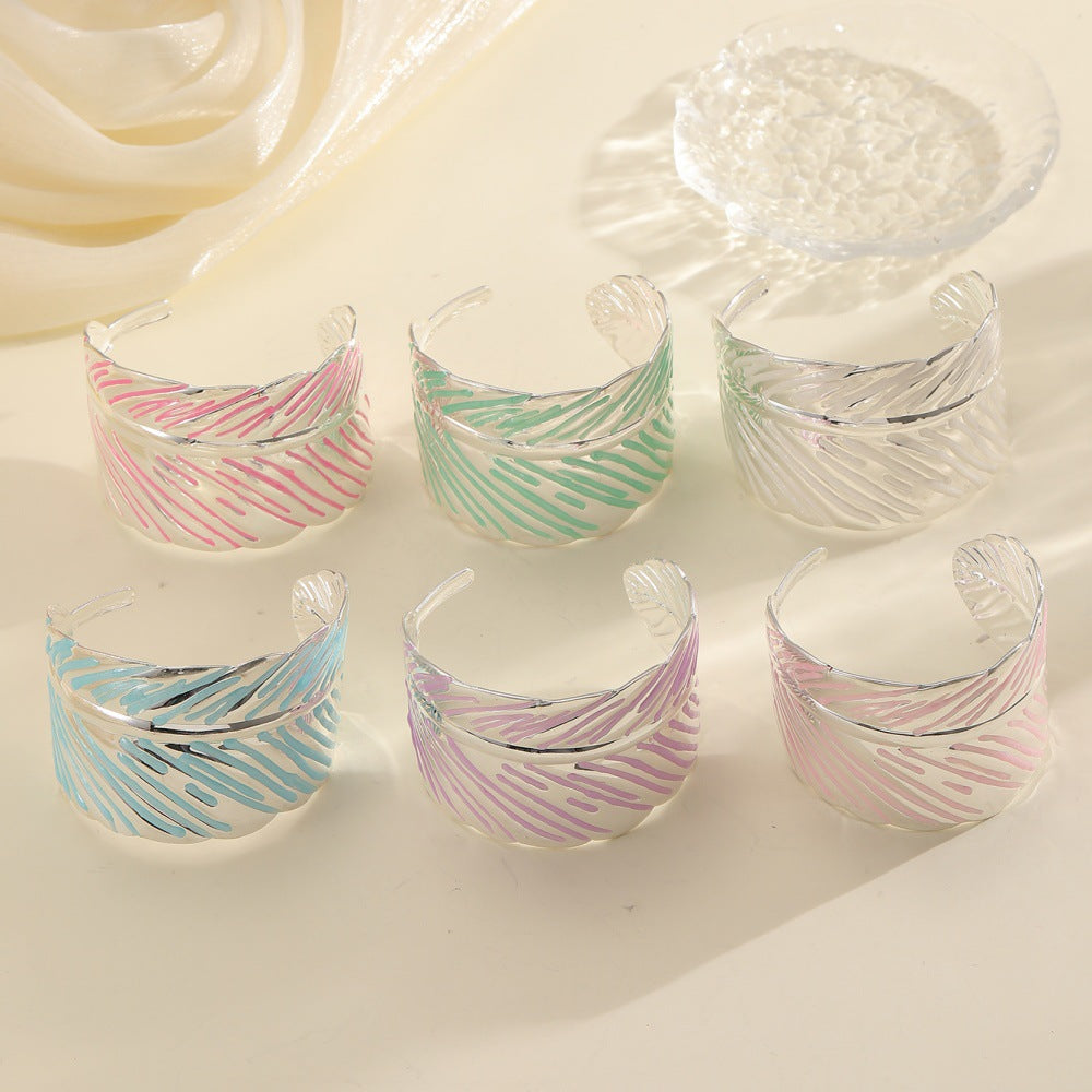 Bracelet ouvert pour femme au design de feuille tropicale