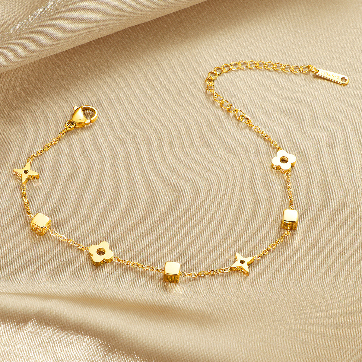 Bracelet chaîne à breloques plaqué or pour femme