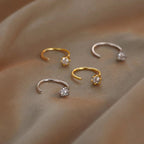 Boucles d'oreilles puces étincelantes et élégantes