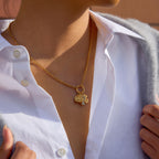Collier multicouche pour femme avec pendentif floral