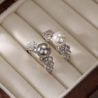 Bague élégante pour femme avec perle et cristaux