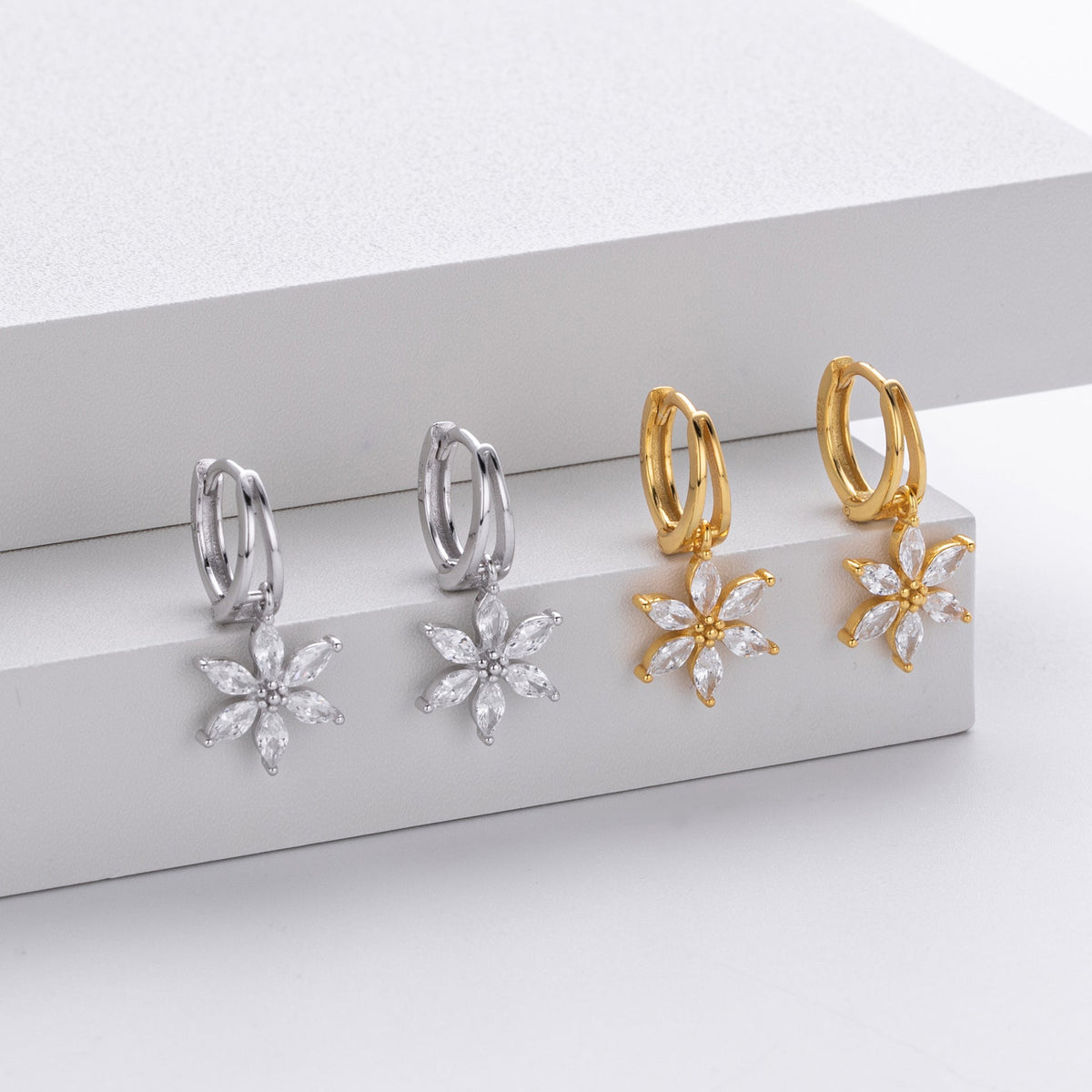 Boucles d'oreilles pendantes pour femme avec zircon et motif floral