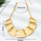 Collier statement pour femme avec éléments géométriques