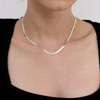 Collier pour femme avec pendentif incurvé en argent