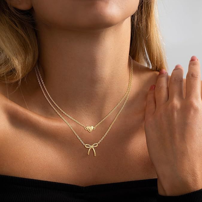 Collier double rang pour femme avec pendentifs cœur et nœud