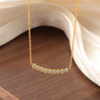 Collier délicat pour femme avec détail en cristal étincelant