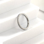 Bague pour femme avec zircones et finition dorée