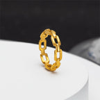 Bague tendance pour femmes avec design de chaîne