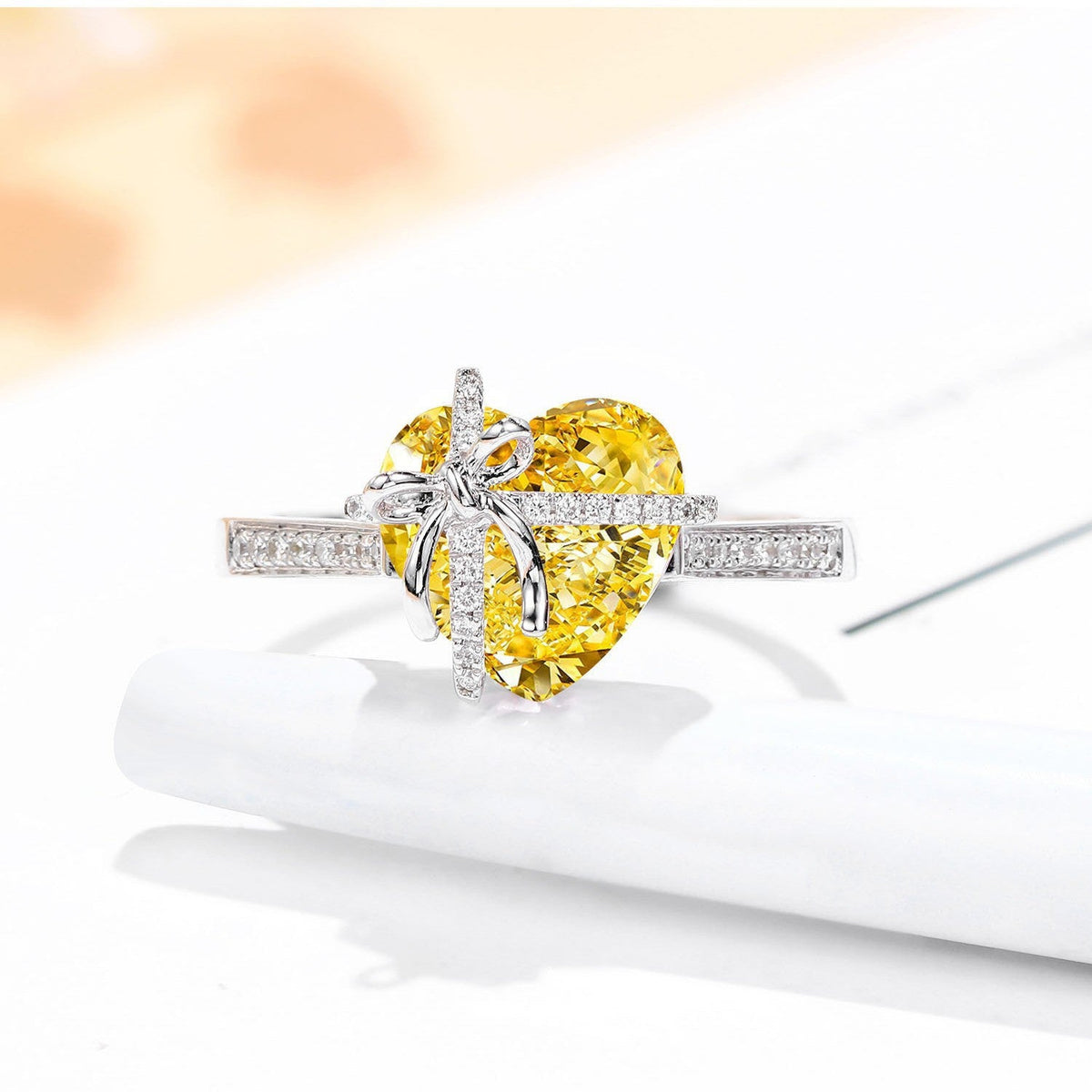 Bague pour femme avec cœur étincelant et zircone