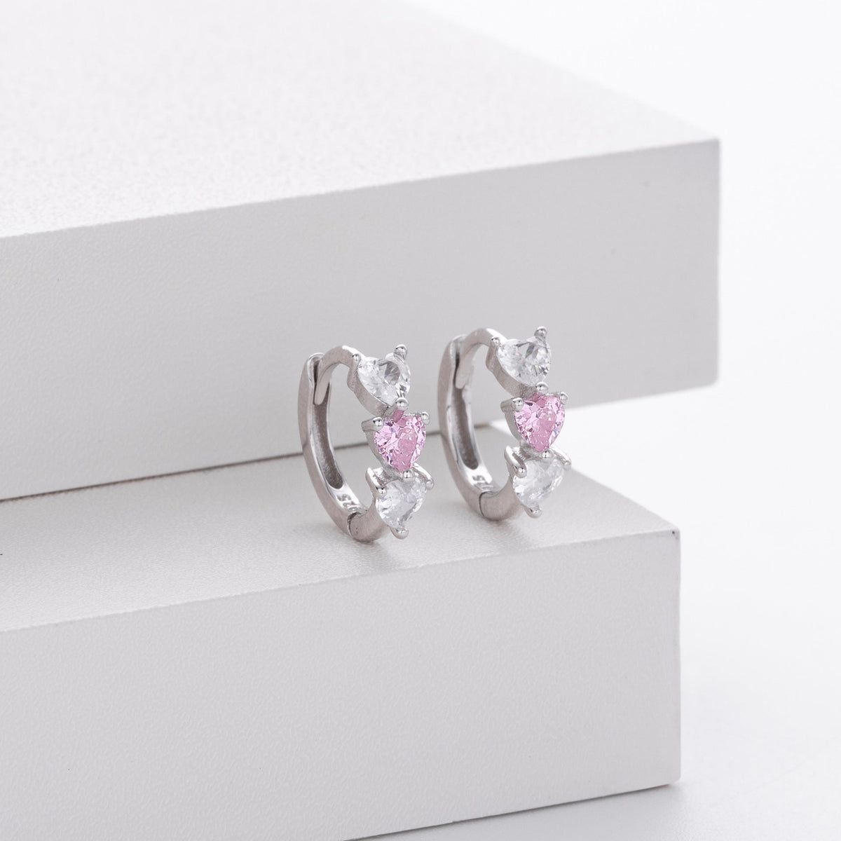 Damen Ohrringe mit funkelnden Herz-Zirkonen aus 925 Sterling Silber