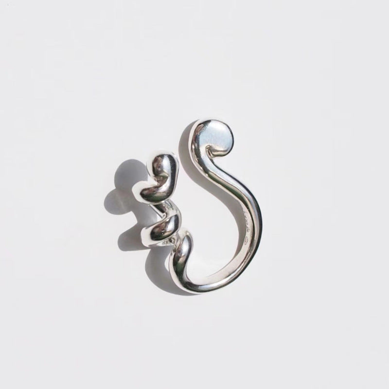 Bague ouverte pour femme au design sculptural moderne