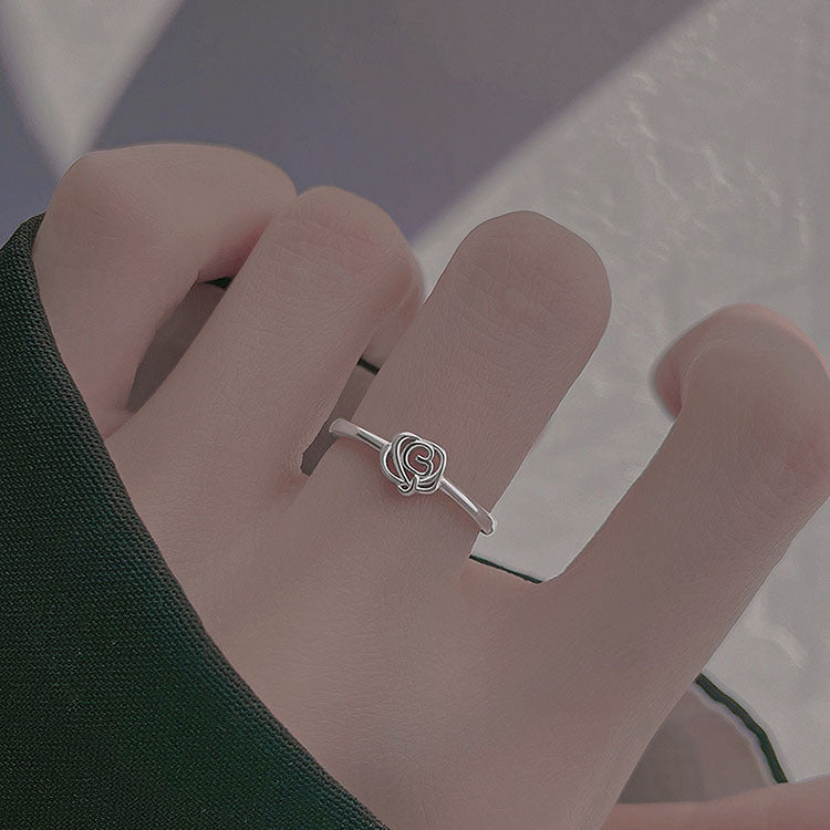 Bague fine pour femme avec motif rose
