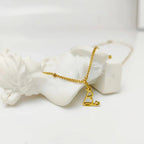 Collier initiale cœur et chaîne satellite