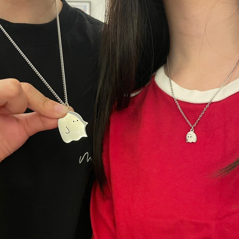 Collier couple de petits fantômes