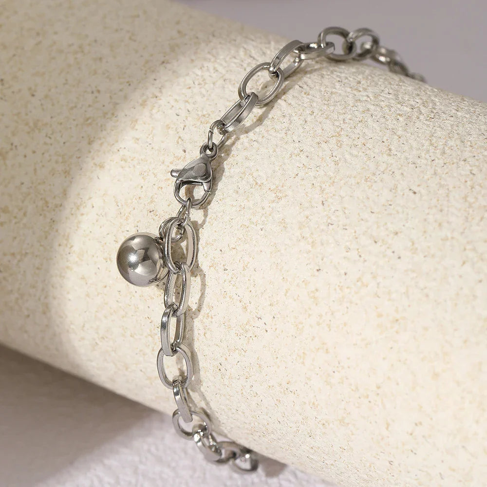 Bracelet à maillons trombone avec boule