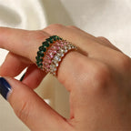 Bague délicate ornée de diamants taille ovale