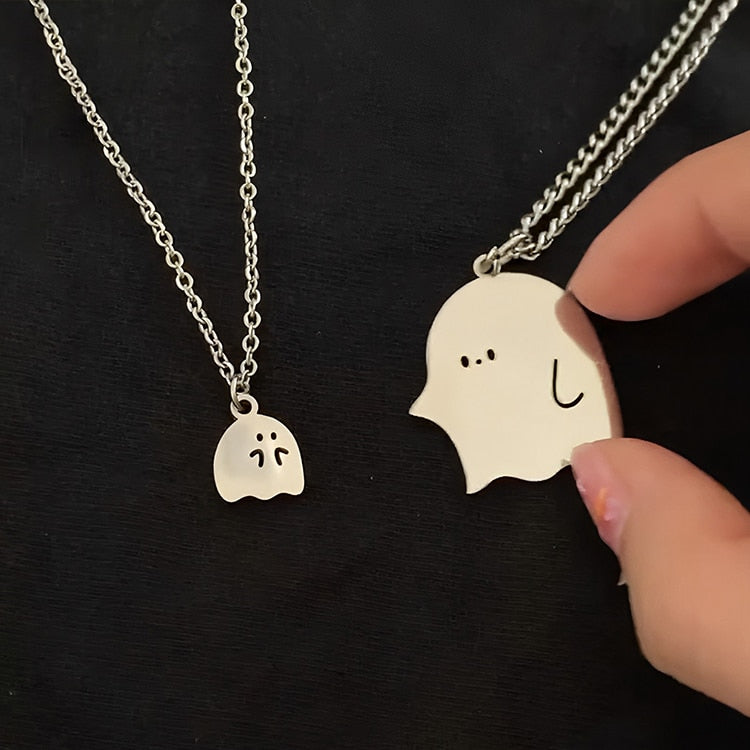 Collier couple de petits fantômes