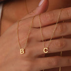 Collier minimaliste avec initiale